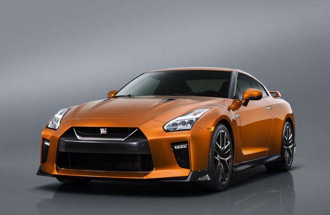 日産自動車、「NISSAN GT-R」 17年モデルを発売